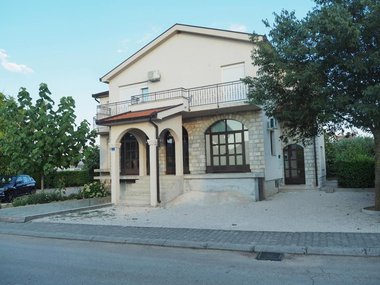 Apartment Ivan-Experience 3 Bedrooms Ljubuški Buitenkant foto